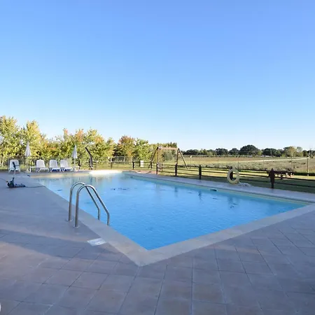 Apartmán Awesome In With Swimming Pool Cannara