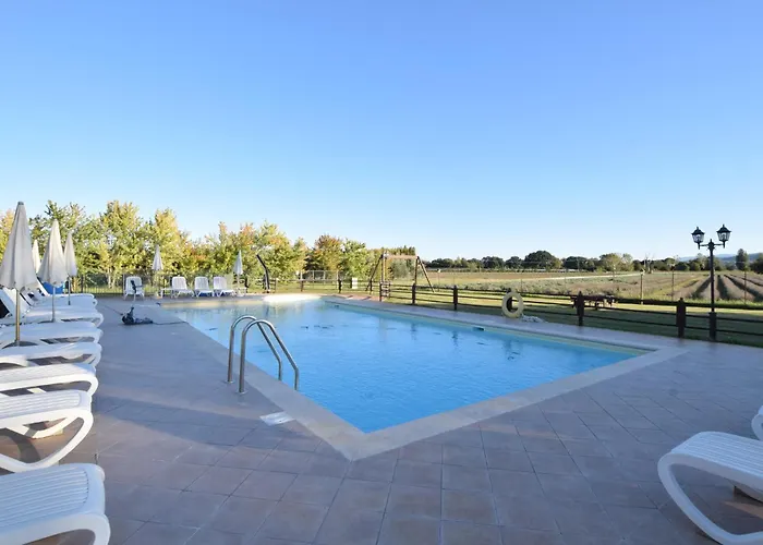 Apartmán Awesome In With Swimming Pool Cannara