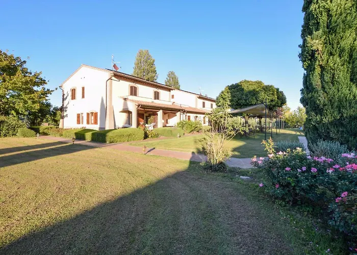 Awesome In With Swimming Pool Appartamento